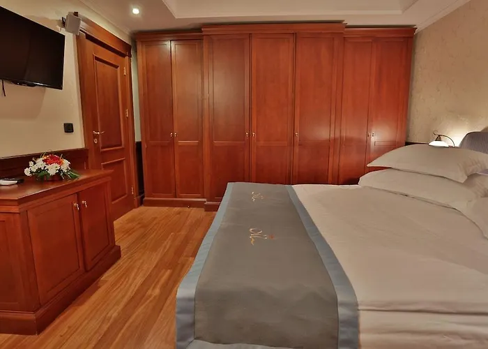 Marina Boutique Hotel 2*